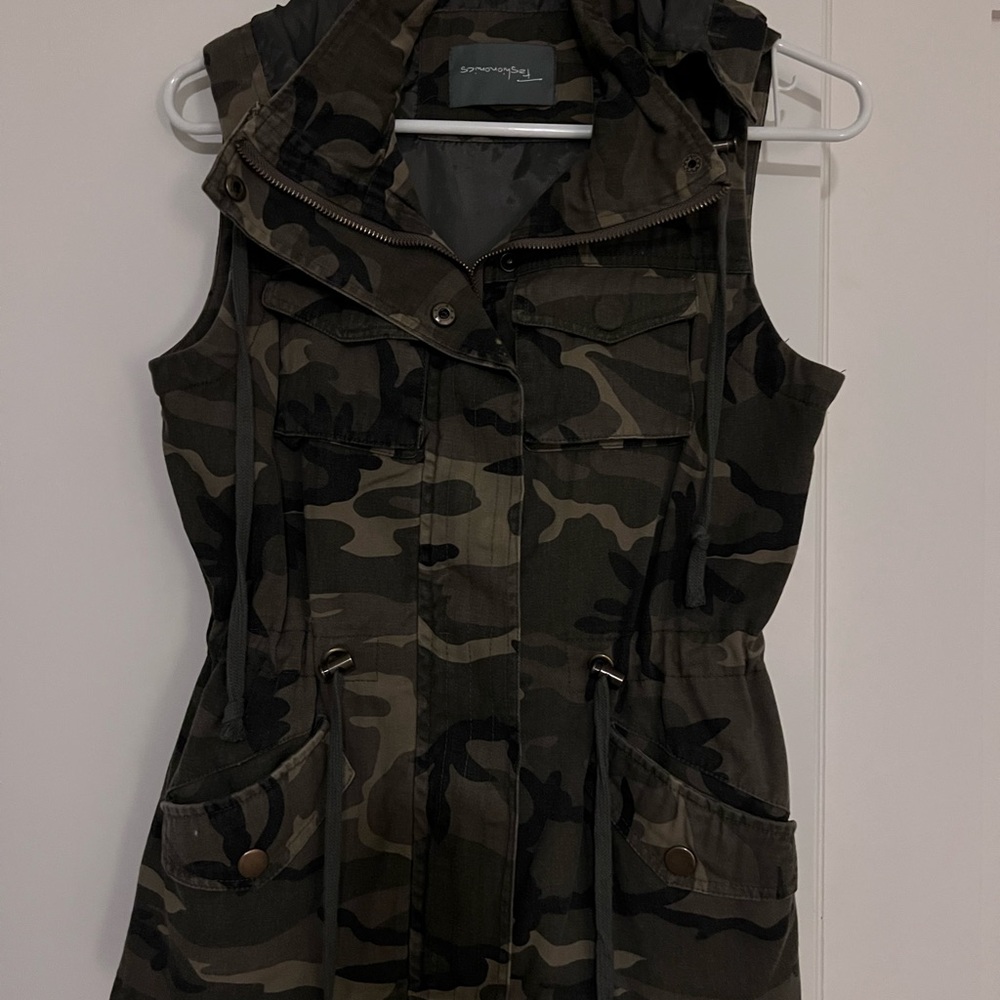 Fashionomics Camo Vest